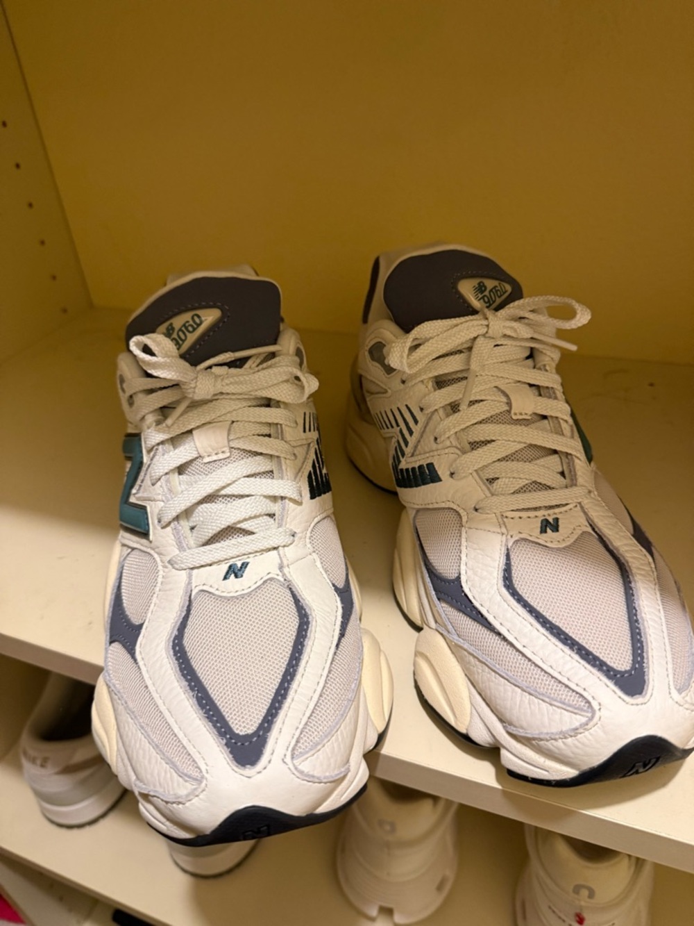 New Balance 9060 - Picture 2 of 4
